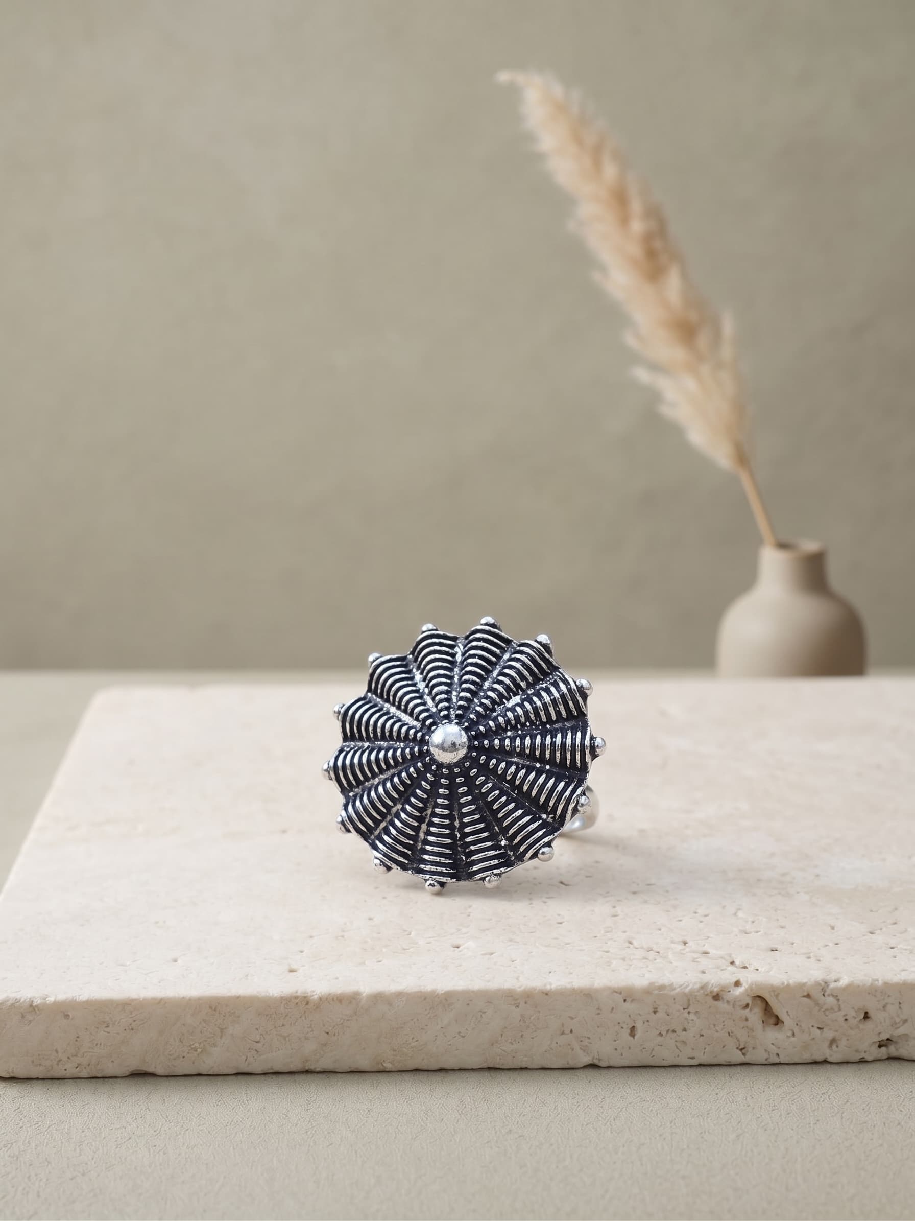 Vintage Umbrella Motif Ring